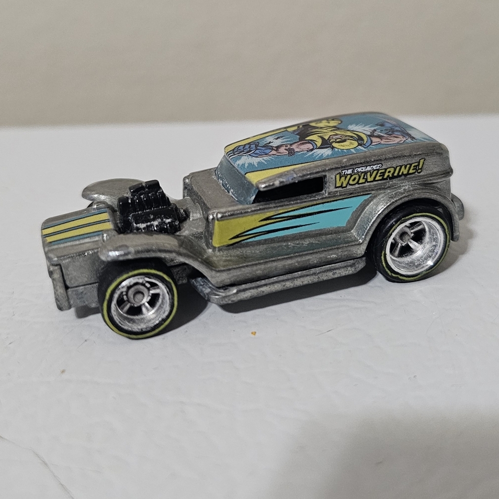 Hot Wheels Pop Culture Marvel Wolverine Double Demon Delivery 1:64 Real Riders